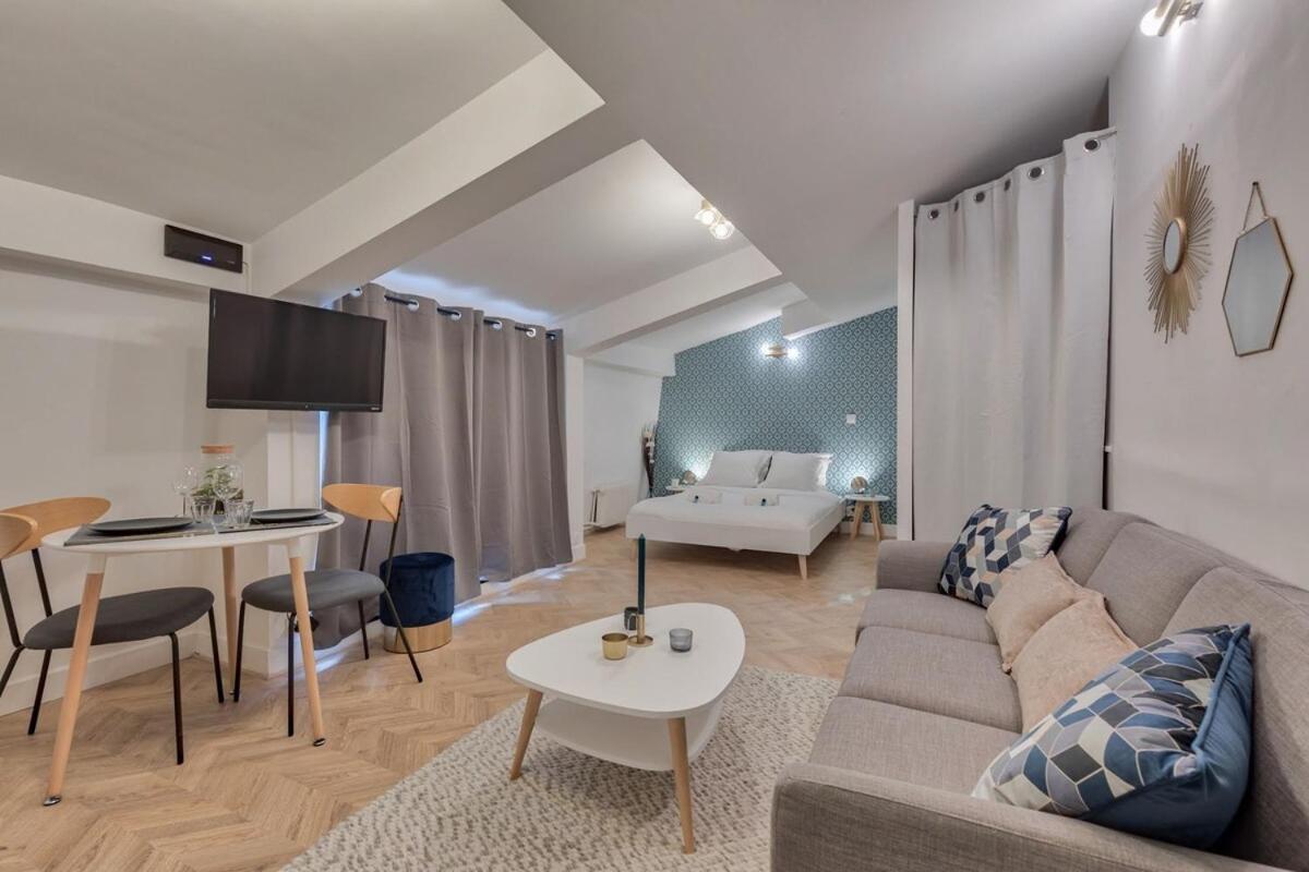Appartement Renove Proche Arc Triomphe - 2P Paris Exterior foto
