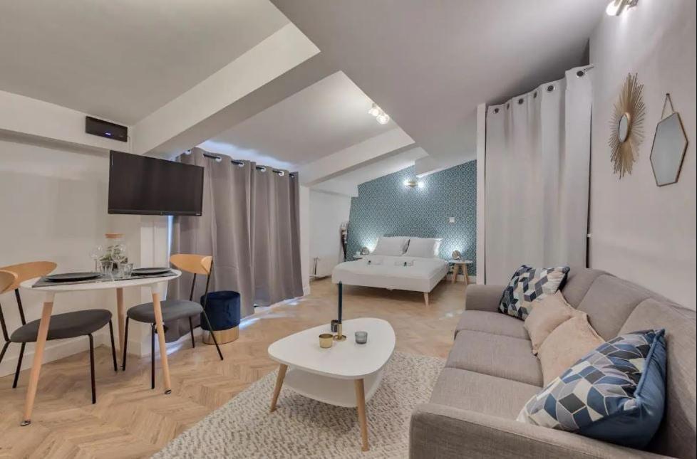 Appartement Renove Proche Arc Triomphe - 2P Paris Exterior foto